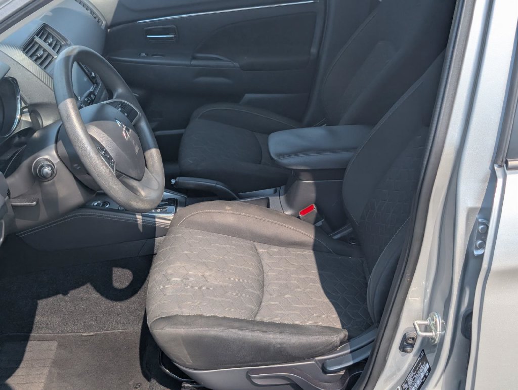 Used 2024 Mitsubishi Outlander Sport SE AWD/4WD image 16