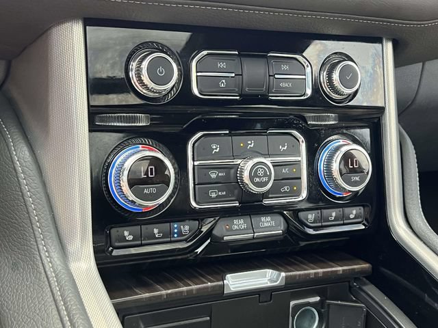 Used 2021 GMC Yukon Denali w/ Denali Premium Package AWD/4WD image 29