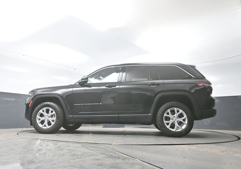 Used 2023 Jeep Grand Cherokee Limited AWD/4WD image 55