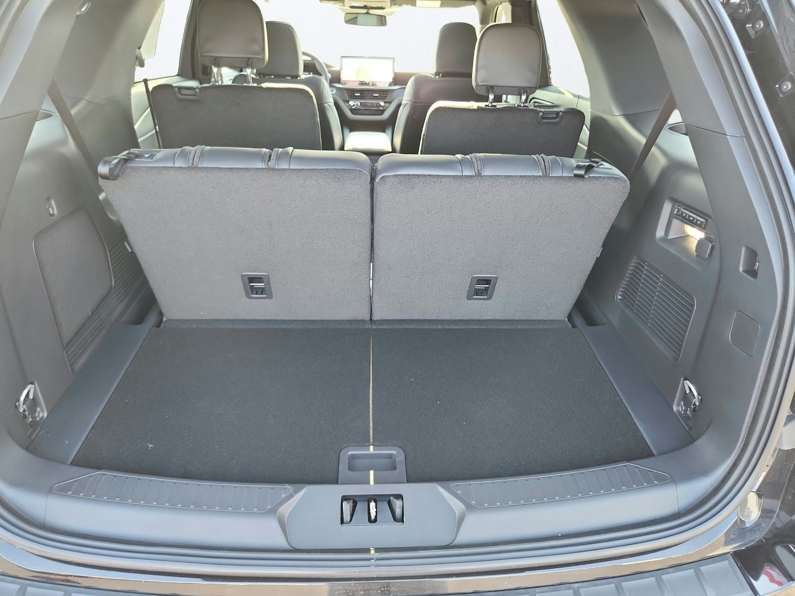 New 2026 Ford Explorer Tremor w/ Tremor Ultimate Package AWD/4WD image 28