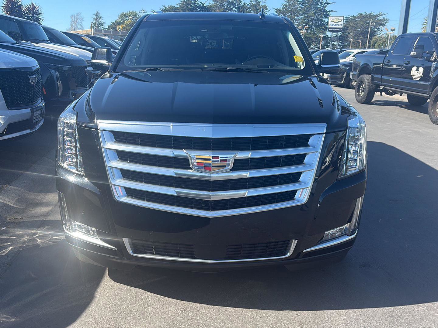 Used 2017 Cadillac Escalade Premium Luxury image 2