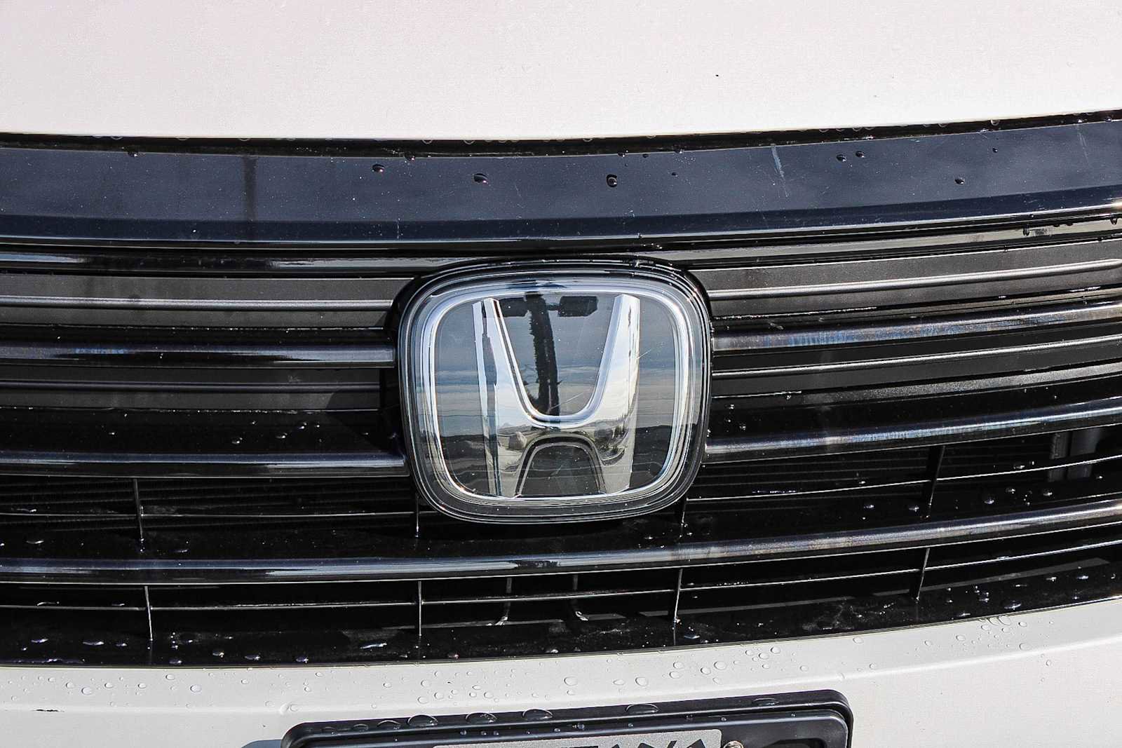 Certified 2024 Honda Odyssey Sport image 11