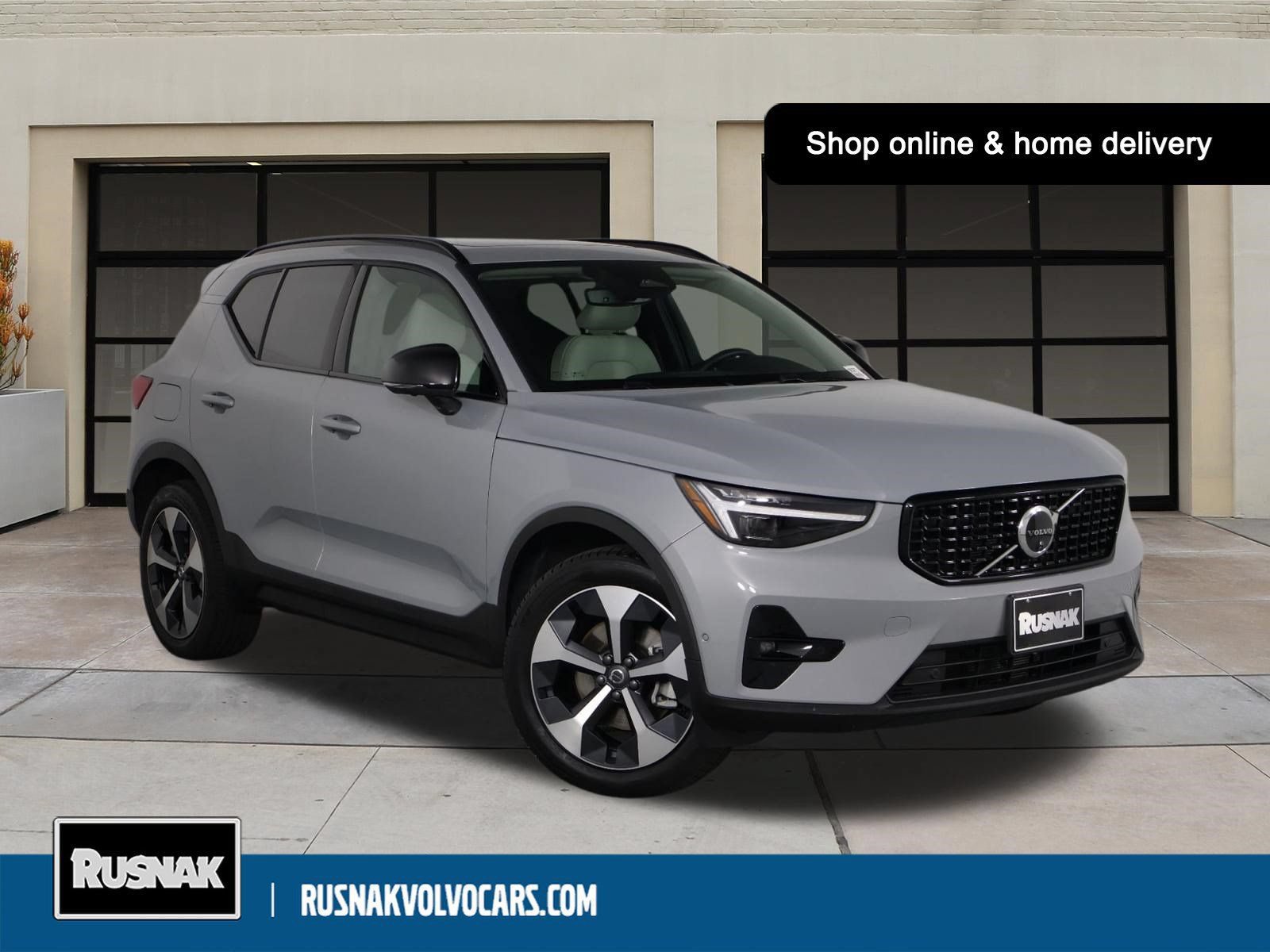 Certified 2026 Volvo XC40 B5 Plus AWD/4WD image 1