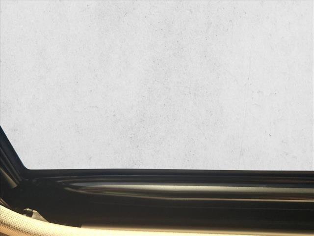 Used 2024 Toyota Camry SE w/ Convenience Package image 15