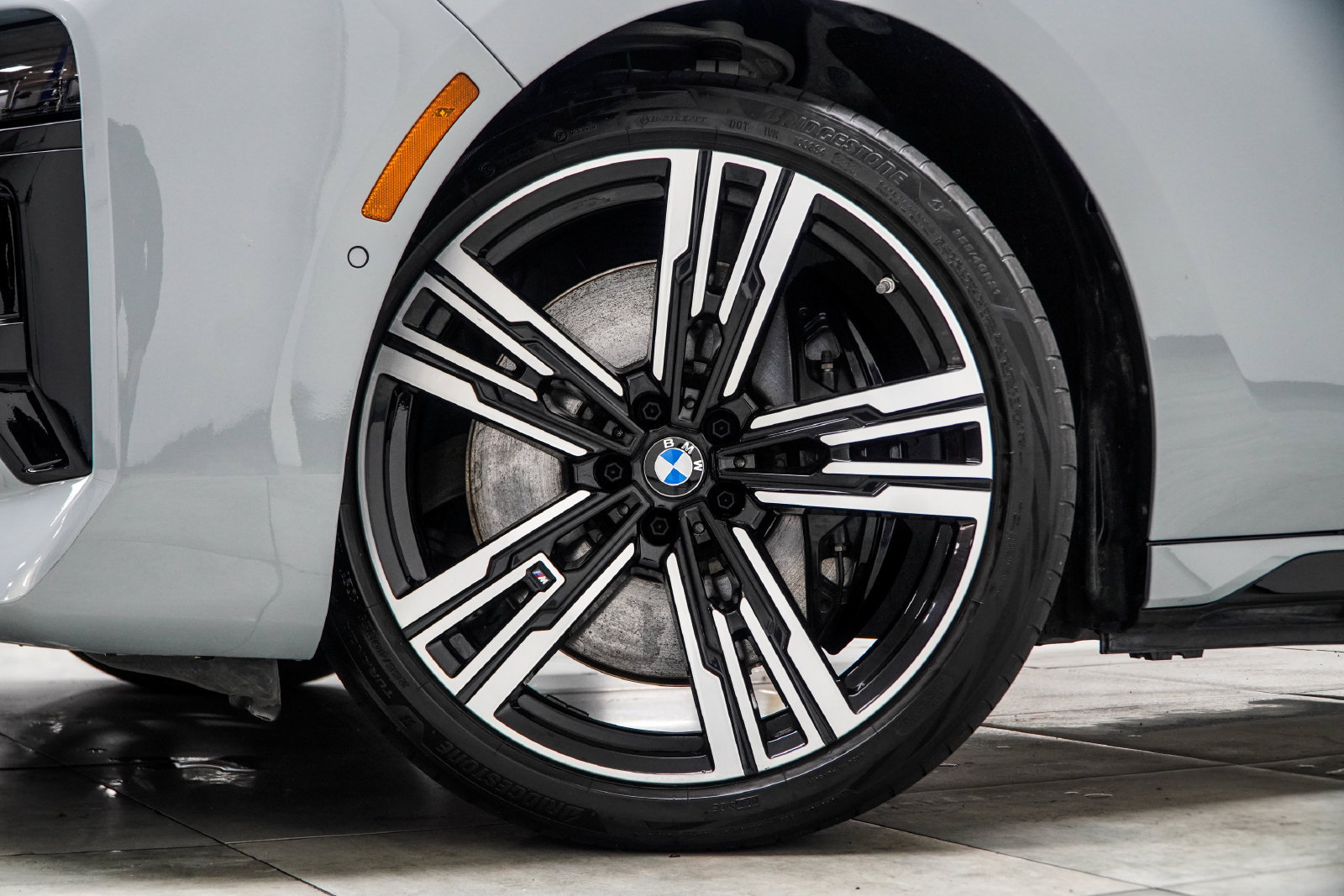 Used 2024 BMW i7 eDrive50 w/ M Sport Package RWD image 7