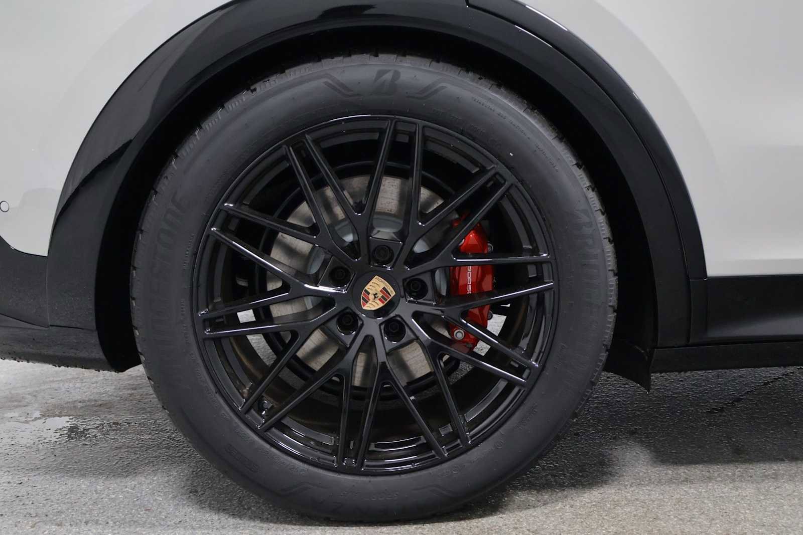 New 2026 Porsche Cayenne GTS AWD/4WD image 38
