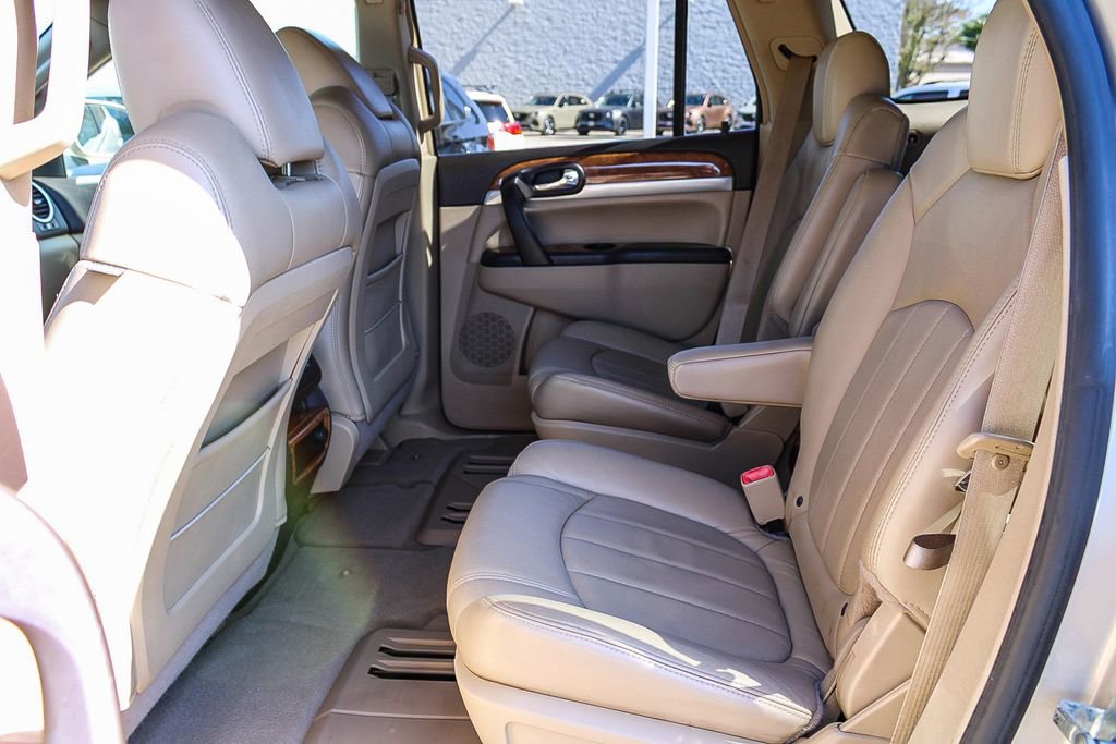 Used 2008 Buick Enclave CXL w/ Entertainment Package #1 FWD image 18