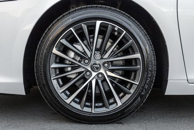 Used 2025 Lexus ES 350 w/ Premium Package image 14