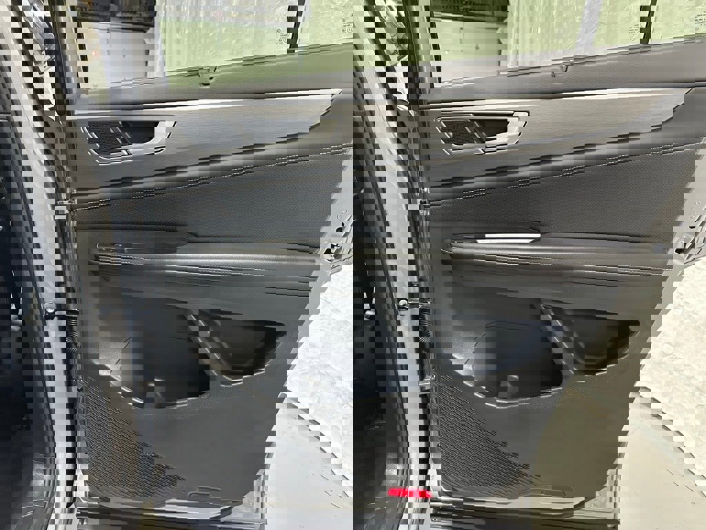 Used 2025 Volkswagen Atlas Cross Sport SE image 49