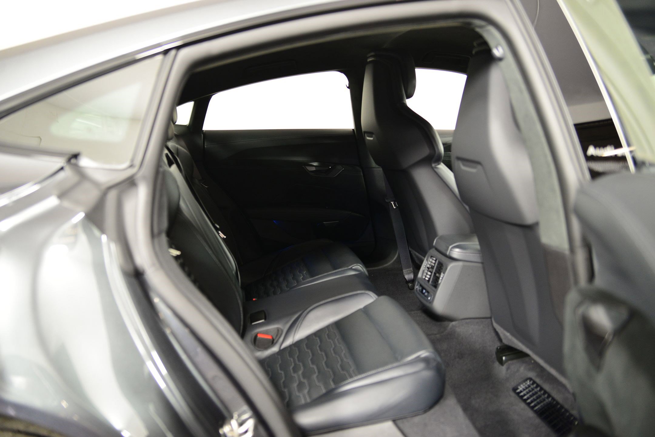 New 2025 Audi RS e-tron GT performance image 22