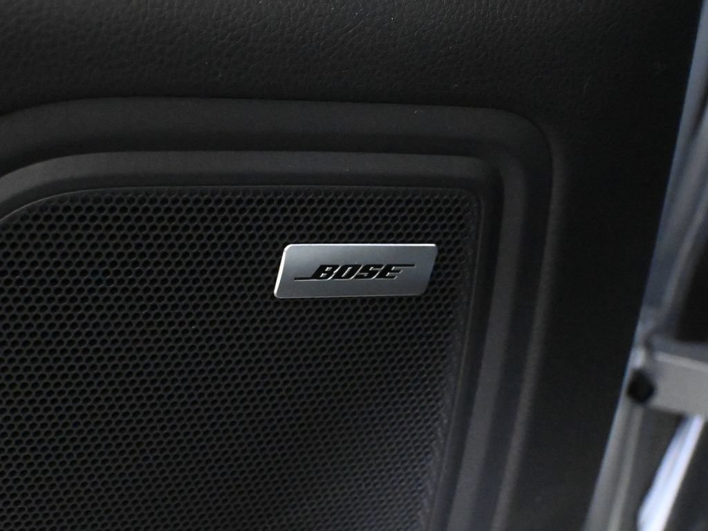 Used 2025 Porsche Macan Turbo AWD/4WD image 35