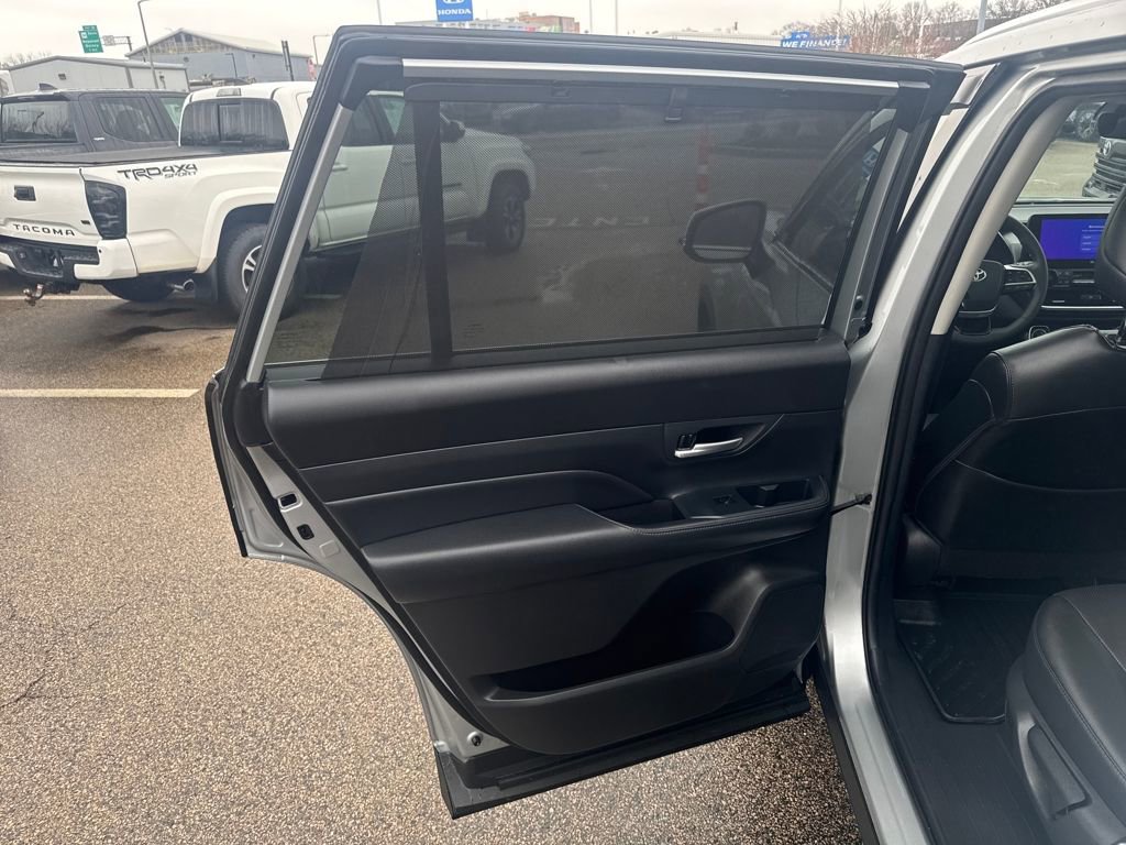 Used 2024 Toyota Grand Highlander Limited image 40