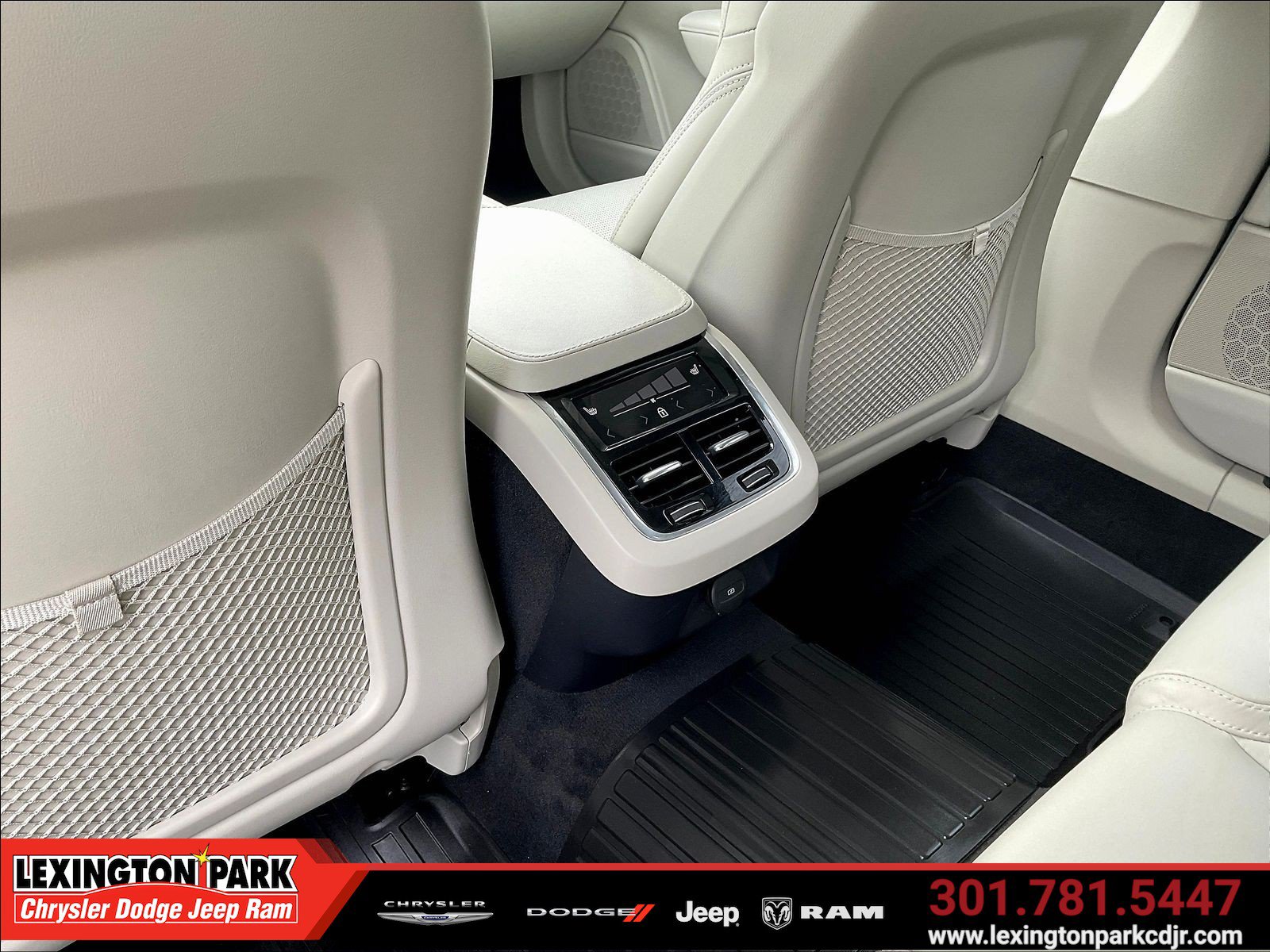 Used 2023 Volvo V90 B6 Cross Country Ultimate AWD/4WD image 10