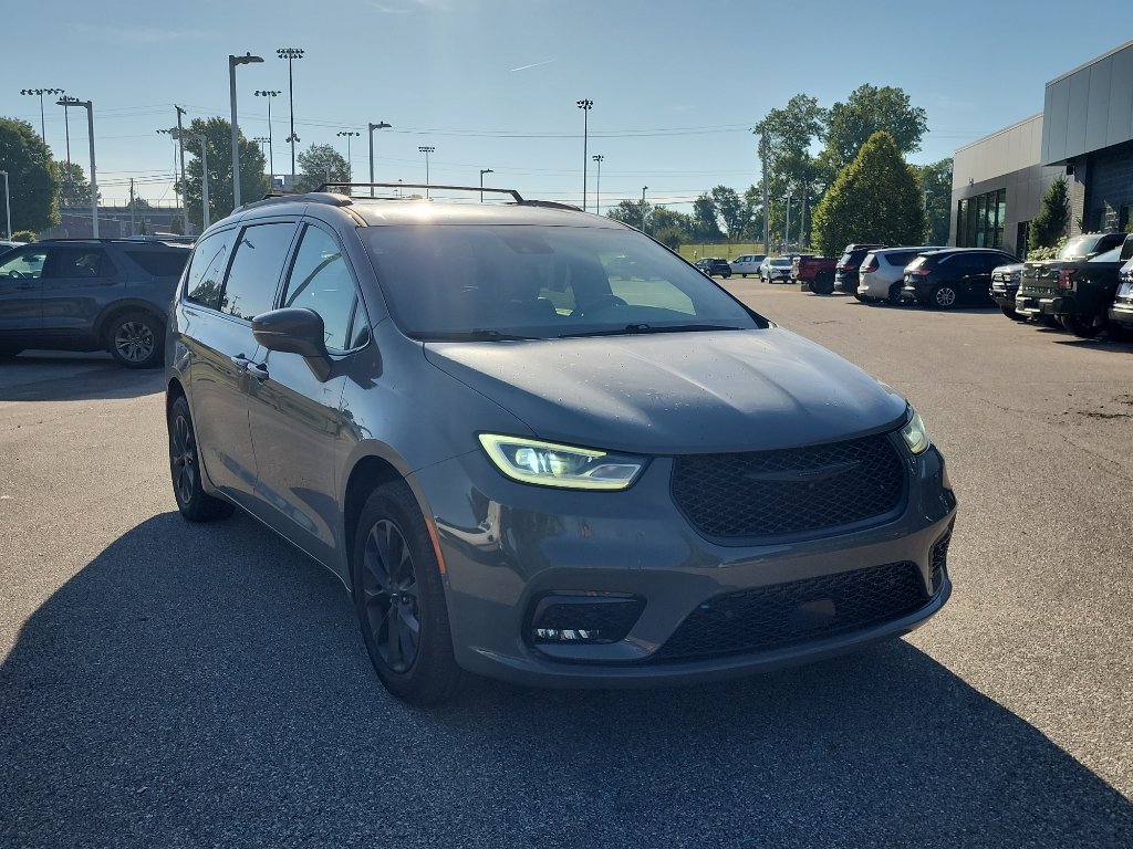 Used 2021 Chrysler Pacifica Touring-L w/ Premium & Safety Sphere Group AWD/4WD image 1