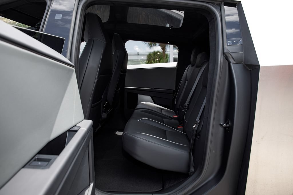 Used 2025 Tesla Cybertruck AWD Crew Cab image 22