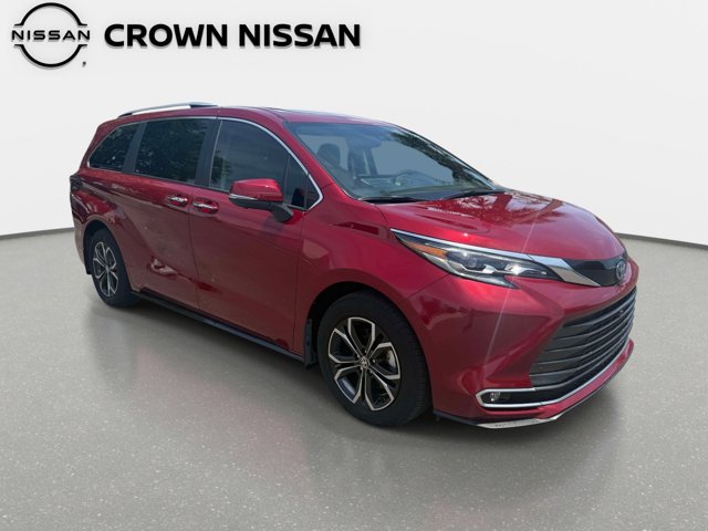 Used 2025 Toyota Sienna Platinum AWD/4WD image 11