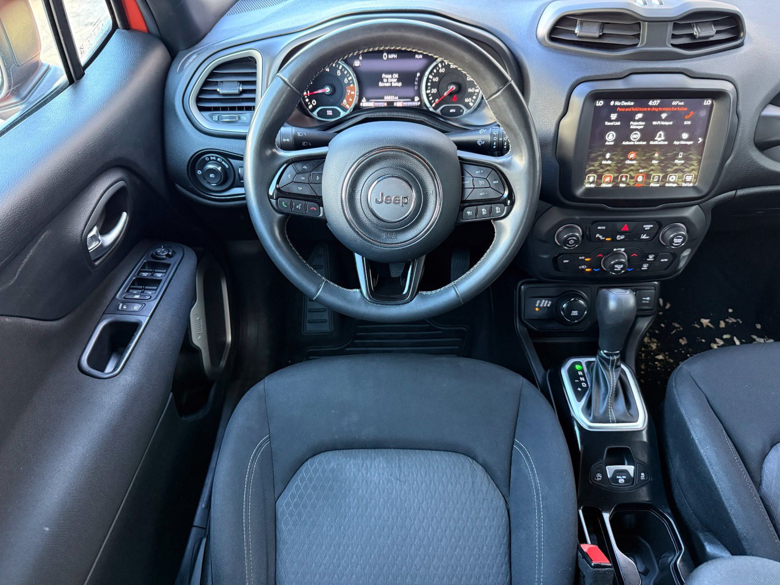 Used 2021 Jeep Renegade Latitude w/ Luxury Group II AWD/4WD image 24