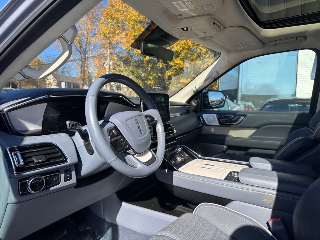Used 2019 Lincoln Navigator L Black Label w/ Cargo Package AWD/4WD image 8