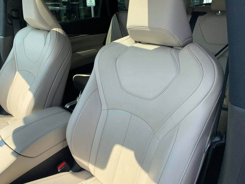 Used 2022 INFINITI QX60 Luxe w/ Cargo Package image 12