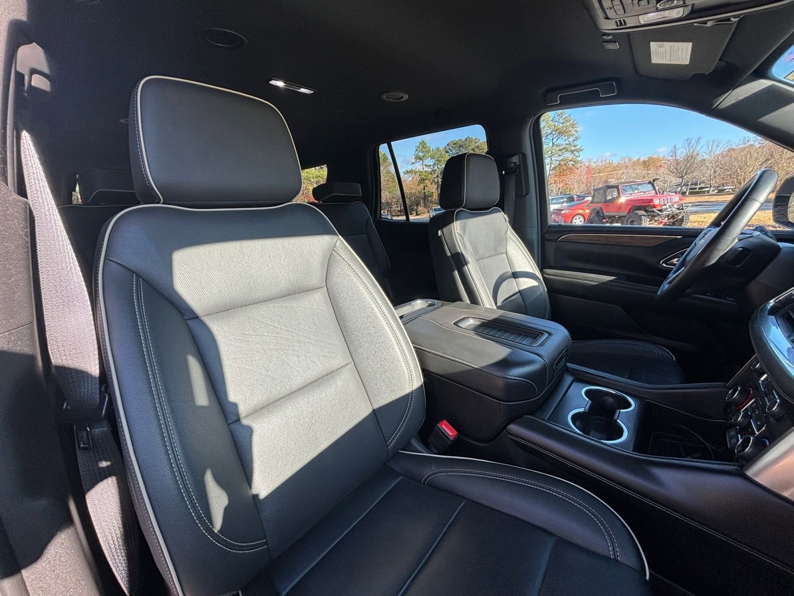 Used 2024 Chevrolet Tahoe Premier AWD/4WD image 16