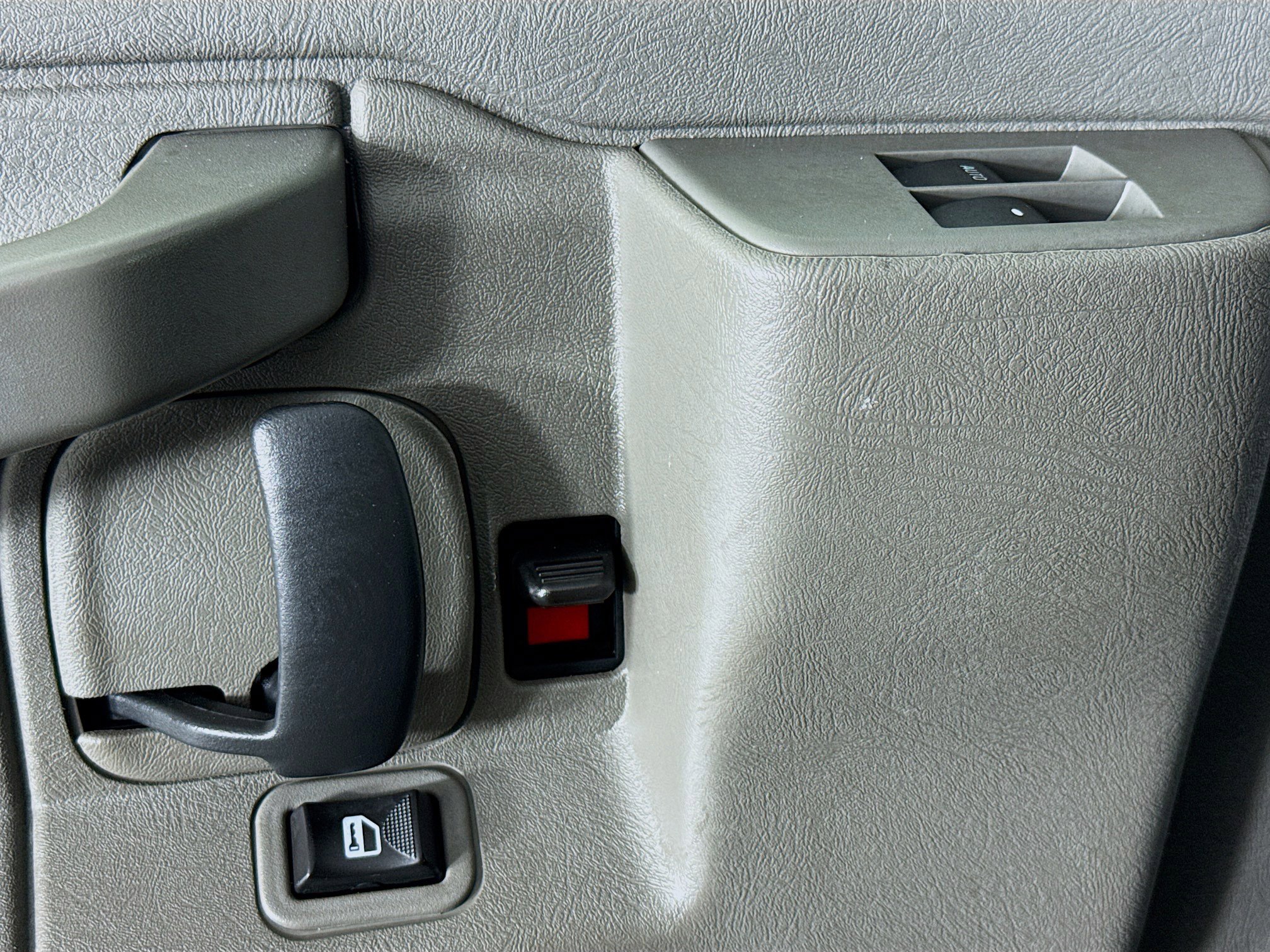 Used 2020 Chevrolet Express 2500 w/ Communications Package image 21