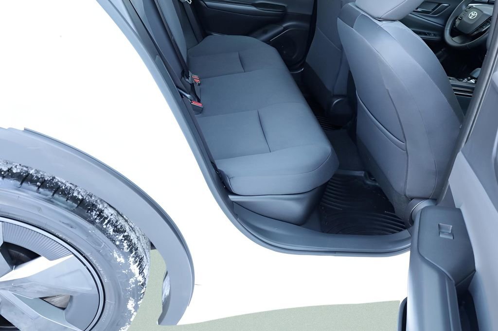 Used 2024 Toyota Prius LE image 25