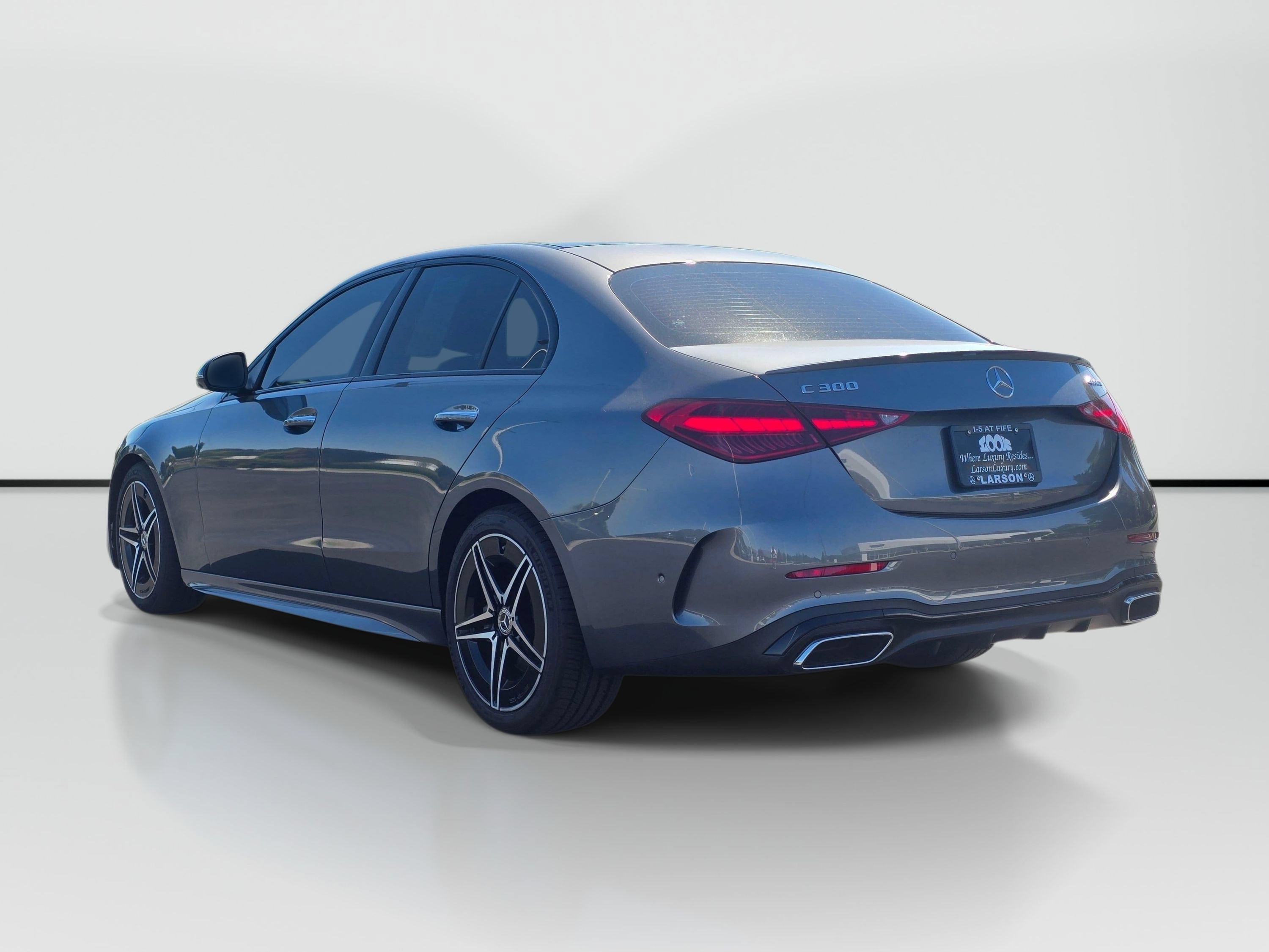Used 2024 Mercedes-Benz C 300 4MATIC Sedan image 3