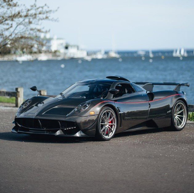 Used 2014 Pagani Huayra RWD image 2