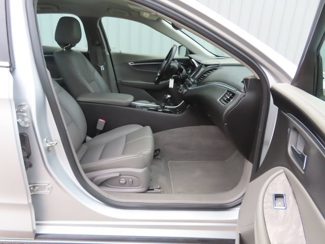 Used 2015 Chevrolet Impala LT w/ Convenience Package FWD image 22