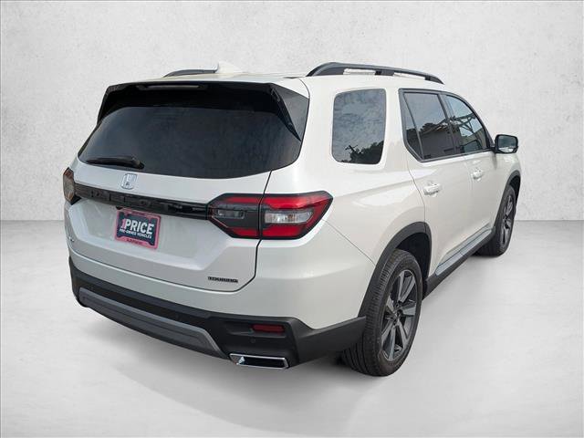 Certified 2025 Honda Pilot Touring image 5