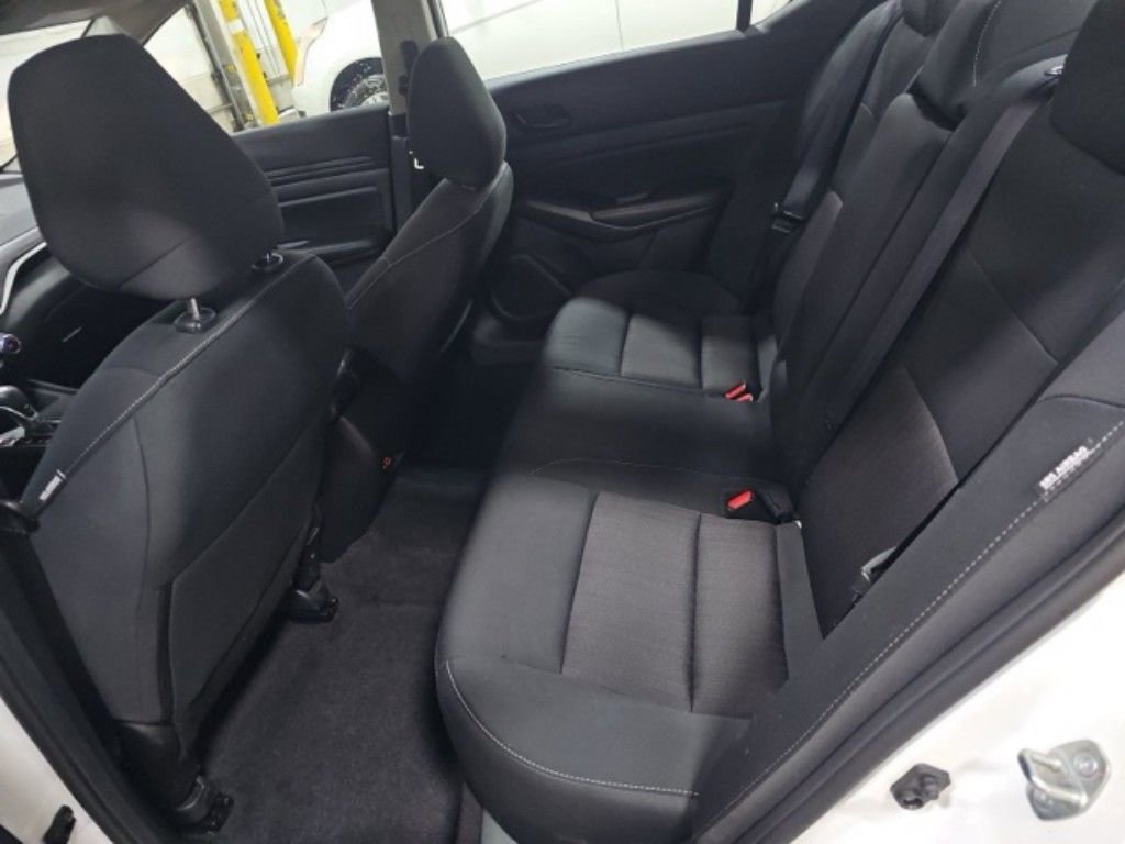 Used 2025 Nissan Altima 2.5 SV image 14