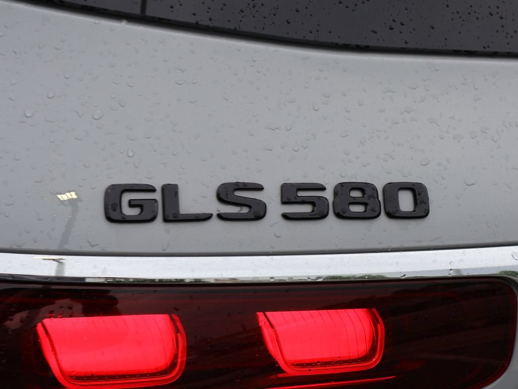 Used 2024 Mercedes-Benz GLS 580 4MATIC image 37