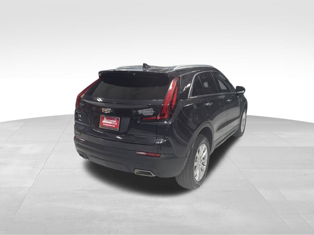 Used 2023 Cadillac XT4 Luxury w/ Cold Weather Package AWD/4WD image 5
