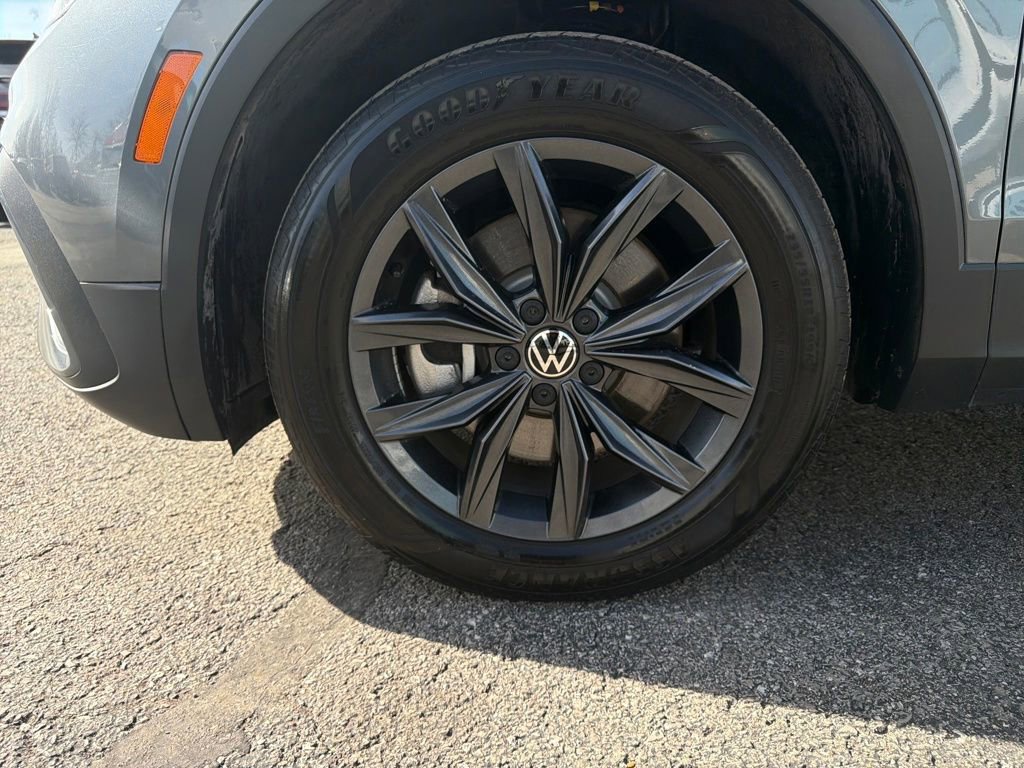 Used 2023 Volkswagen Tiguan SE FWD image 31
