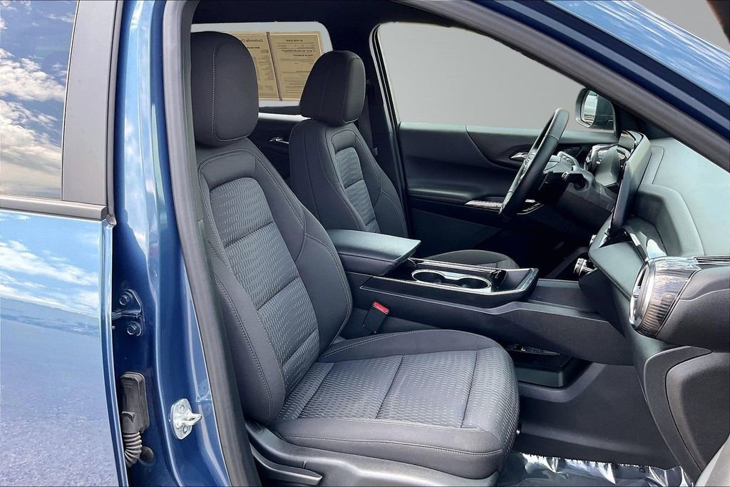 Used 2025 Chevrolet Equinox LT FWD image 7