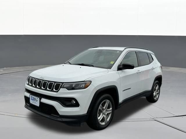 Used 2024 Jeep Compass Latitude AWD/4WD image 9