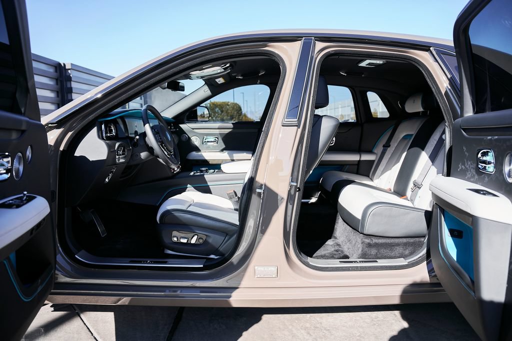 Used 2025 Rolls-Royce Ghost AWD/4WD image 33