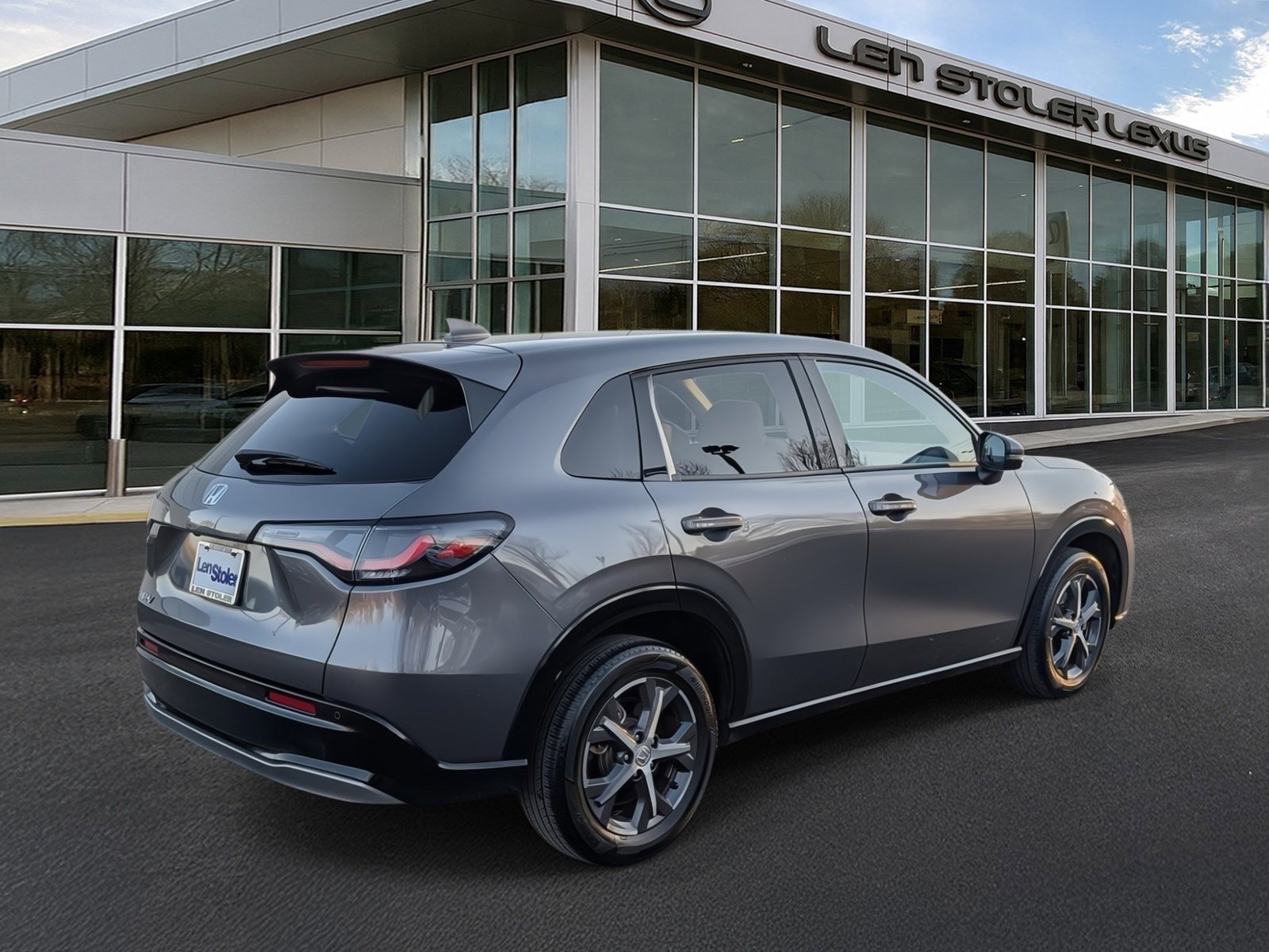 Used 2023 Honda HR-V EX-L image 3