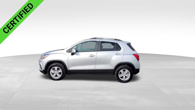 Used 2022 Chevrolet Trax LT w/ LT Convenience Package image 6