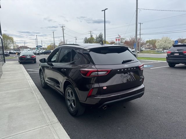 Used 2023 Ford Escape ST-Line w/ Tech Pack #1 AWD/4WD image 5