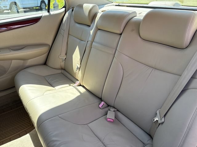 Used 2004 Lexus ES 330 FWD image 19