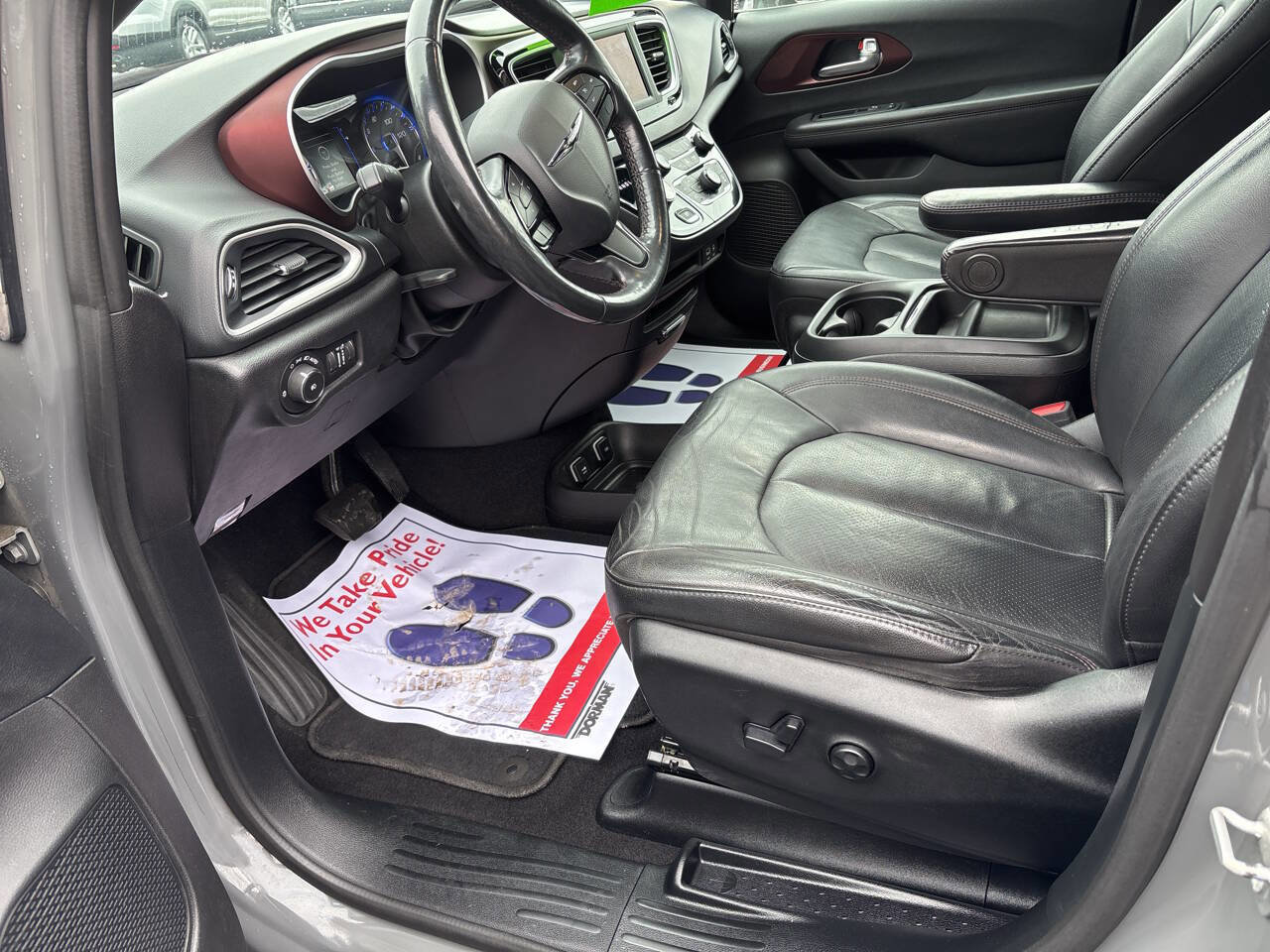 Used 2020 Chrysler Pacifica Touring-L image 6