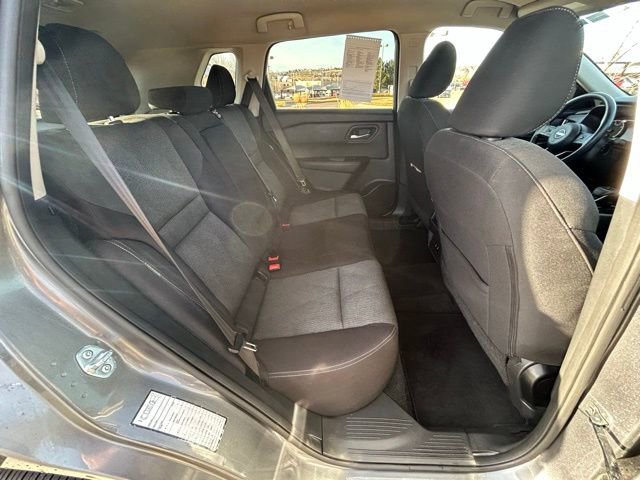 Used 2024 Nissan Rogue SV image 27