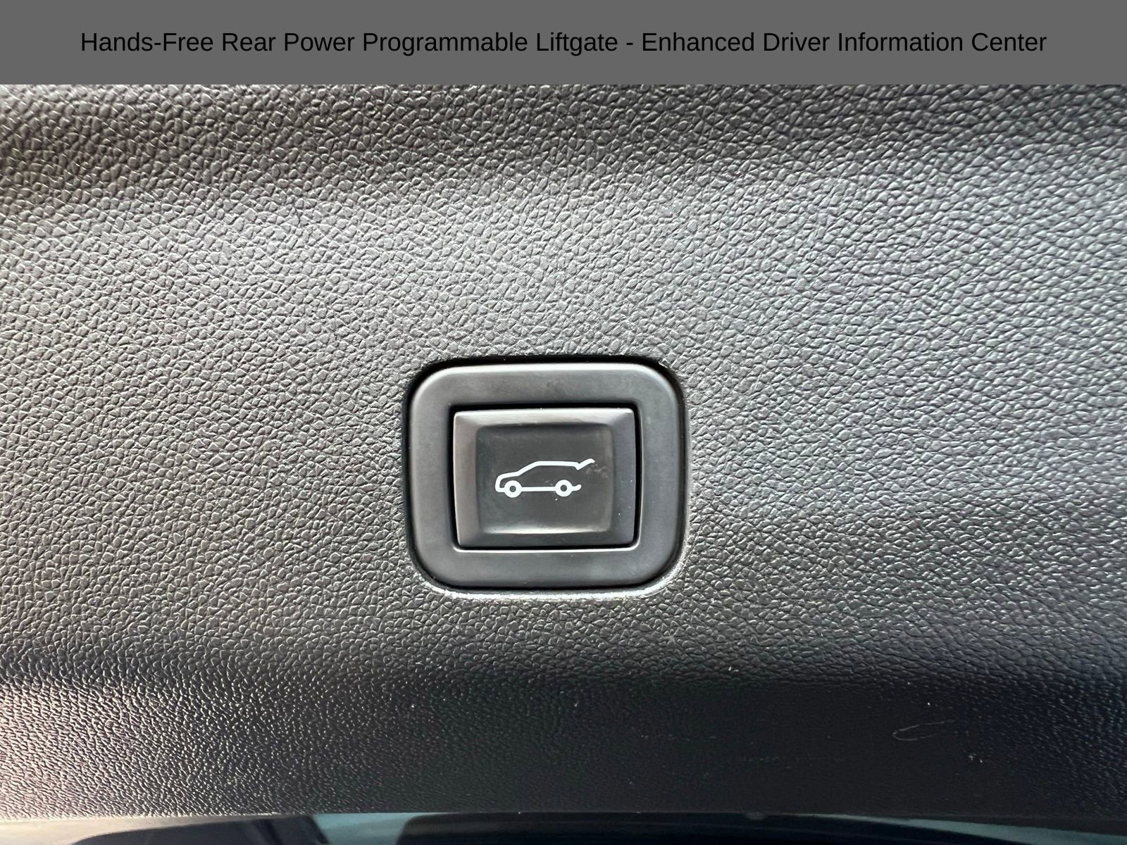 Used 2022 Chevrolet Tahoe Z71 w/ Luxury Package image 20