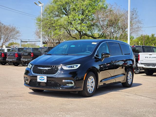 New 2026 Chrysler Pacifica Select FWD image 2
