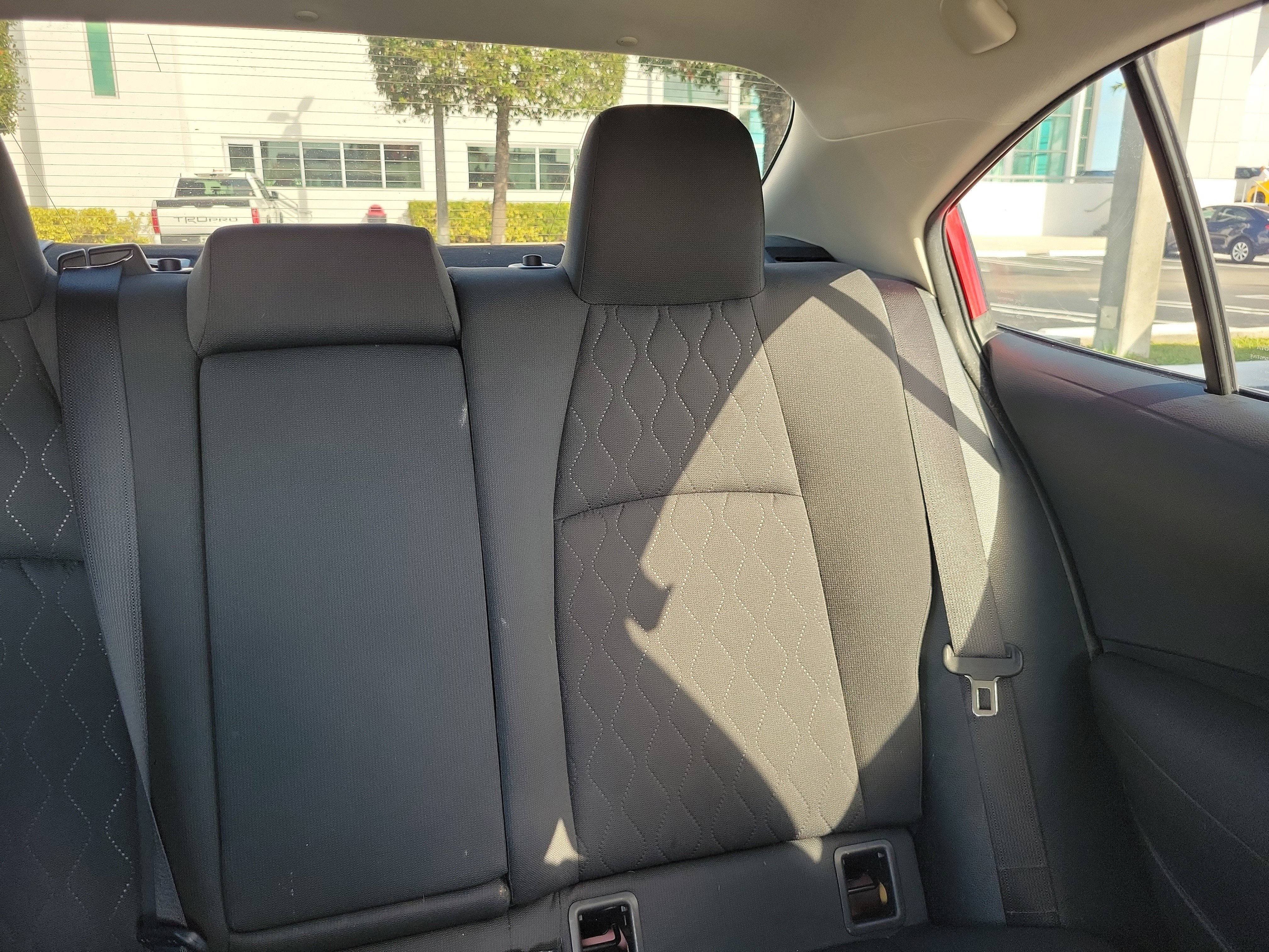 Used 2020 Toyota Corolla LE image 22