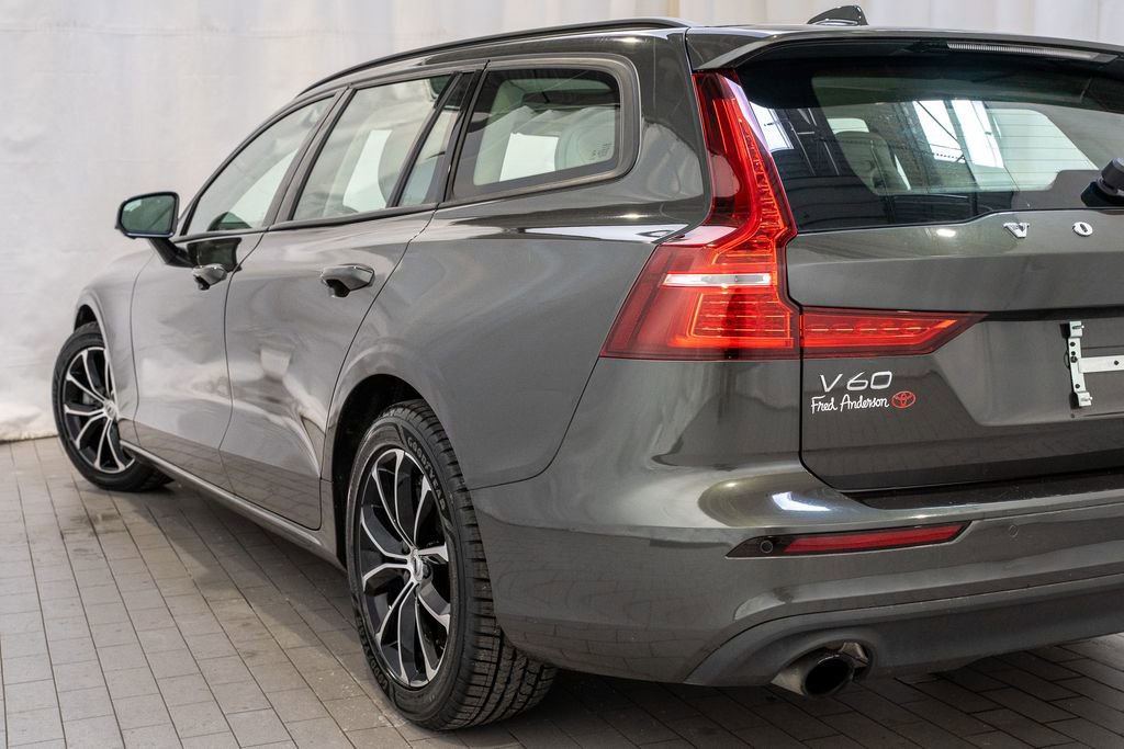 Used 2019 Volvo V60 T5 Momentum image 20