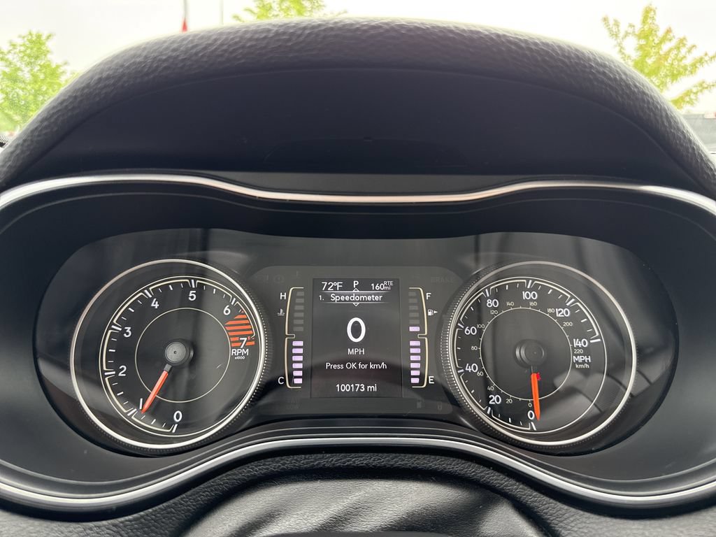 Used 2019 Jeep Cherokee Latitude w/ Cold Weather Group AWD/4WD image 17