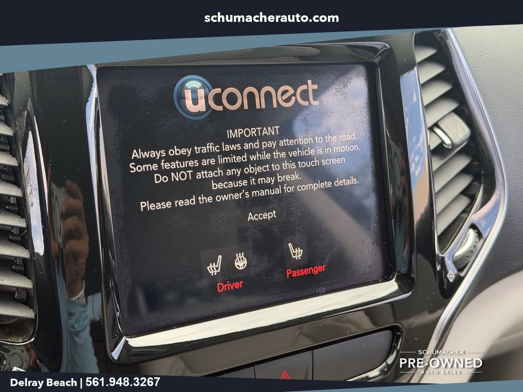 Used 2019 Jeep Cherokee Limited FWD image 19