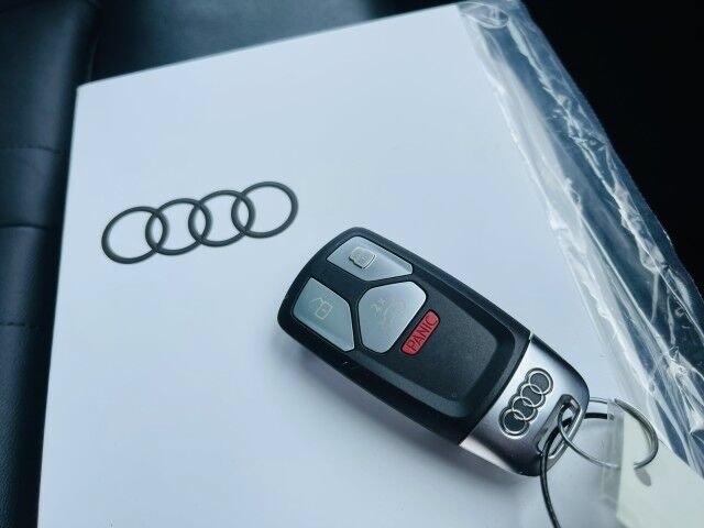 Used 2023 Audi Q5 2.0T Premium w/ Convenience Package AWD/4WD image 32